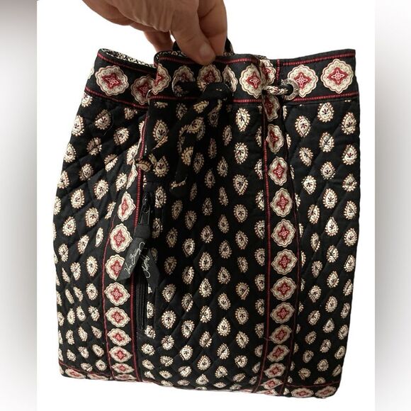 VERA BRADLEY QUILTED DRAWSTRING BACK PACK - Picture 1 of 8